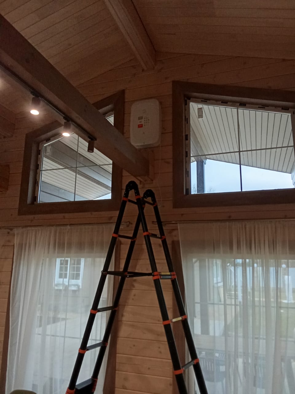 Приточно-очистительный комплекс BREZZA RCBH-150 LUX(с нагревателем)